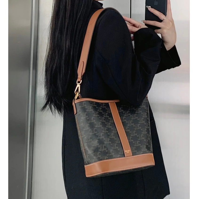 ไม่มีกล่อง - CE 2022 ใหม่ LISA SAME BUCKET BAG