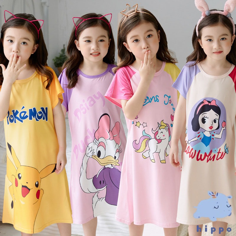 ชุดนอนเด็กผู้หญิงลายการ์ตูนแบบน่ารักทรงกระโปรงพร้อมส่ง100cm-150cm นื้อผ้าลื่นใส่สบาย Cute cartoon girl pajamas【Hippobaby20】