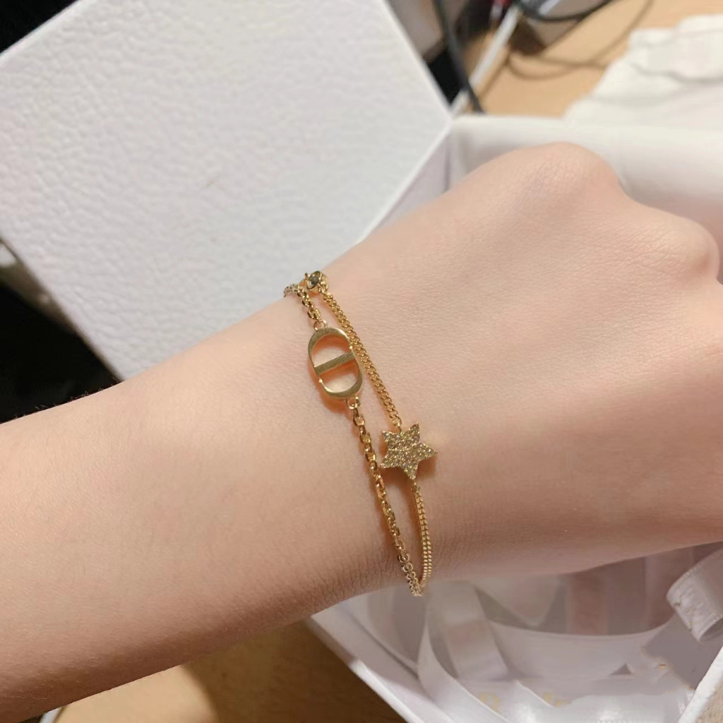สร้อยข้อมือเพทาย สองชั้น รูปตัวอักษร CD