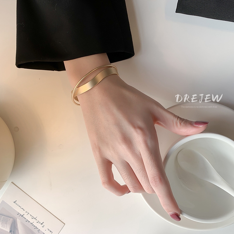 DREJEW สร้อยข้อมือ เนื้อแมตต์ สีทอง เปิดเปิด สไตล์เกาหลี ย้อนยุค บุคลิกภาพ หลากหลาย แฟชั่น เครื่องประดับมือ แพ้ง่าย