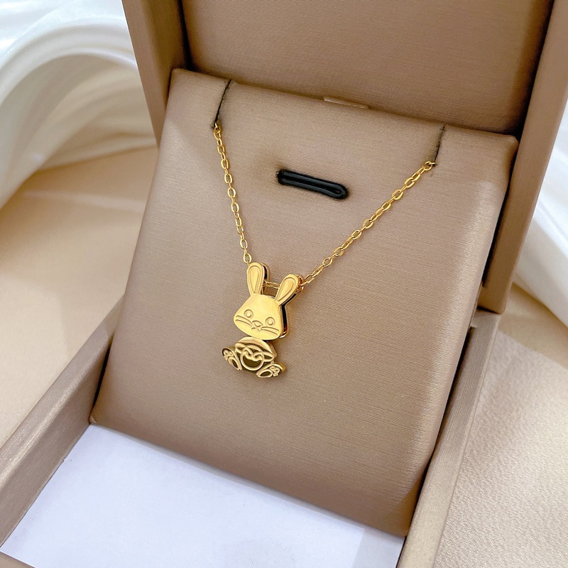 Ht สร้อยคอ สเตนเลส ทอง 18K จี้การ์ตูนกระต่ายน่ารัก เรียบง่าย ไม่จางหาย เครื่องประดับ สําหรับผู้หญิง