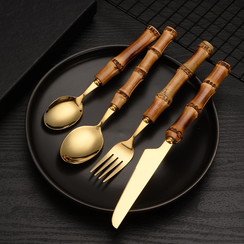 [พร้อมสต็อก] 4ชิ้น/เซ็ต ชุดช้อนส้อมสแตนเลสด้ามไม้ไผ่ ชุดอาหารเย็นทองแบบมินิมอล ช้อนไม้และส้อมมีดบนโต๊ะอาหาร