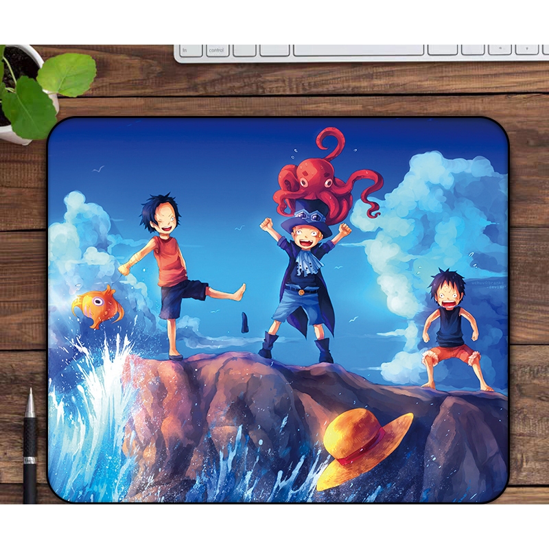 ใหม่ แผ่นรองเมาส์เล่นเกม ลายการ์ตูนลูฟี่ วันพีช ขนาดเล็ก อุปกรณ์เสริม สําหรับแล็ปท็อป คอมพิวเตอร์