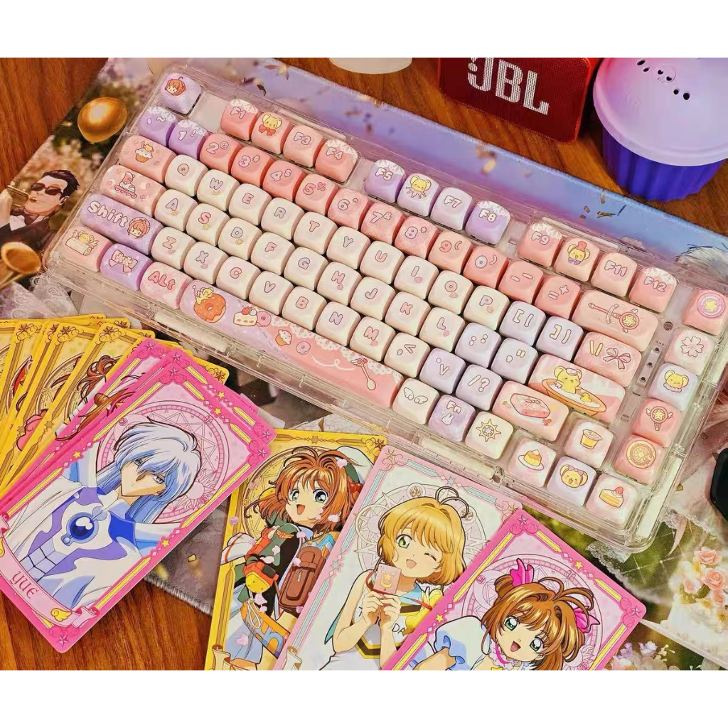 142 คีย์ Cardcaptor Sakura Keycaps MOA/Cherry ความสูง PBT วัสดุ ระเหิดความร้อนห้าด้าน Keycap แป้นพิมพ์เครื่องกล น่ารัก สีชมพู keycap พอดีกับ 61/68/75/84/87/96/98/104/108
