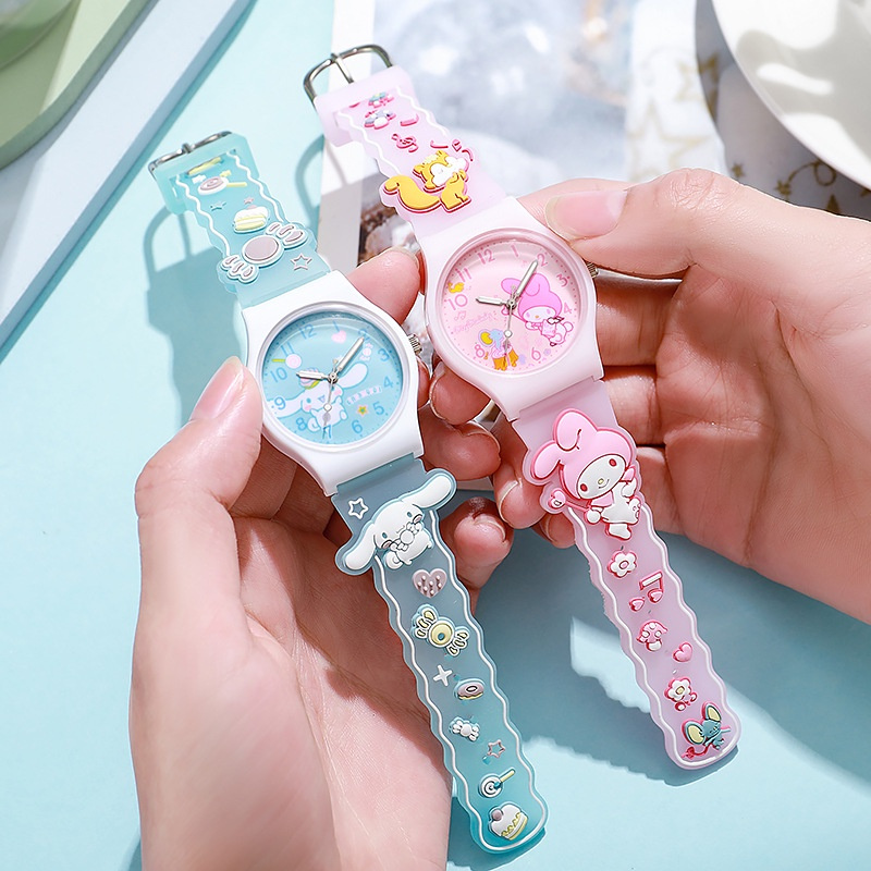 ใหม่ นาฬิกาข้อมือควอตซ์ สายซิลิโคน กันน้ํา ลายการ์ตูน Sanrio Kuromi Melody Cinnamoroll 3D น่ารัก สําหรับเด็กนักเรียน