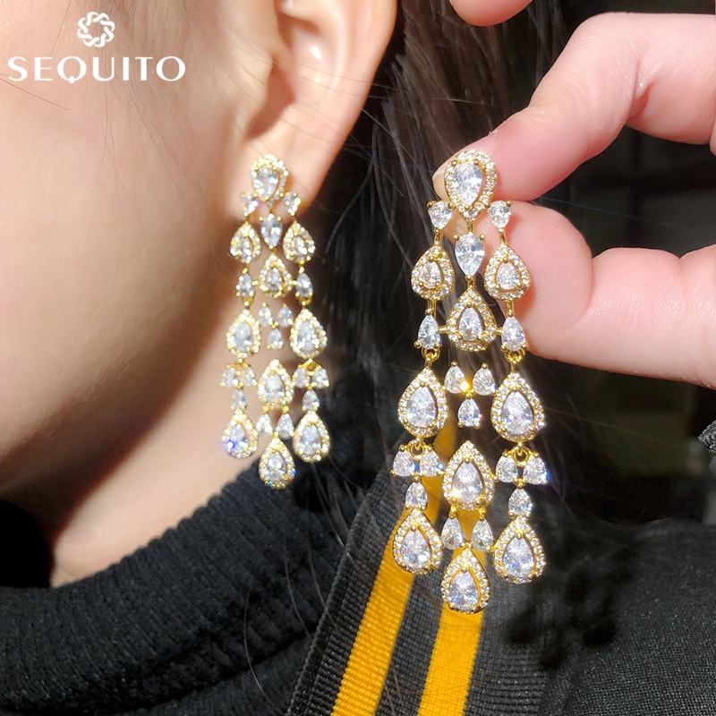 SEQUITO คลาสสิก Royal Luxury Gold Plated เครื่องประดับ Sparkly CZ คริสตัลยาวพู่โคมระย้า Dangle เจ้าสาวงานแต่งงานต่างหู E428
