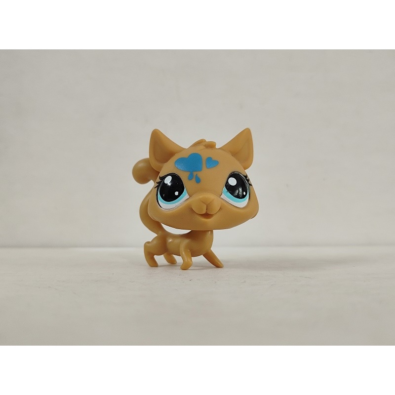 LPS Toy Littlest Pet Shop ลูกสุนัขสุนัขสีเหลือง พร้อมหัวใจสีฟ้า #965 ของเล่นน่ารักสําหรับของขวัญเด็ก