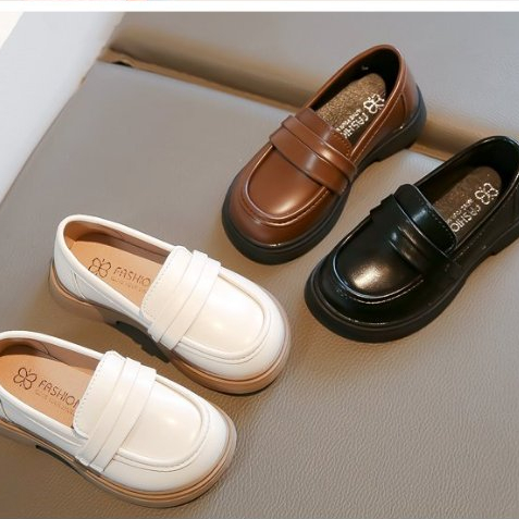 พร้อมส่ง รองเท้าหนังลําลอง ส้นเตี้ย ใส่สบาย แฟชั่นสําหรับเด็กผู้หญิง