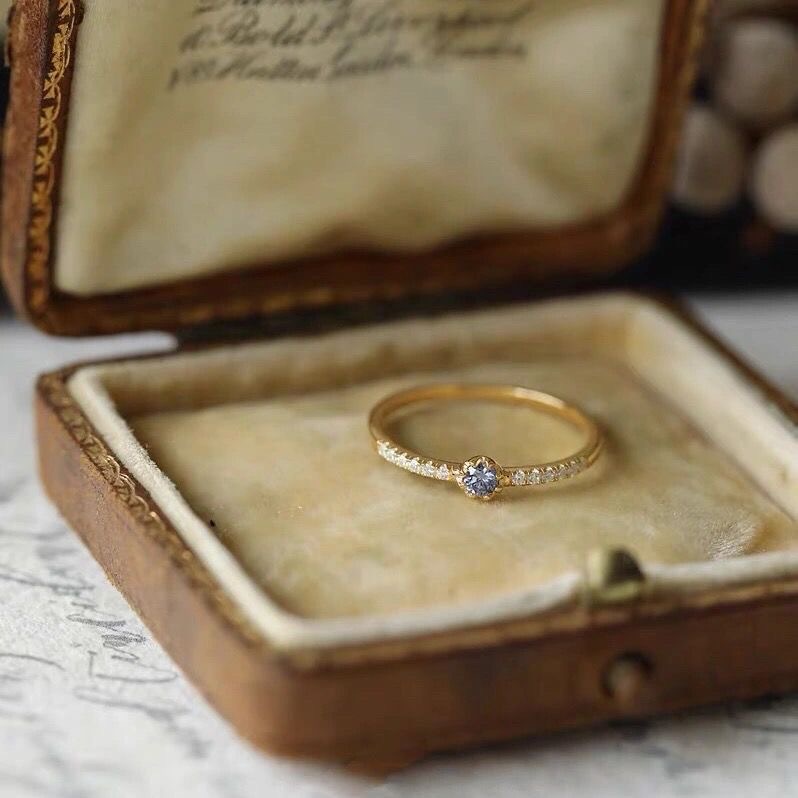 แหวนเงินแท้ เกรด 925 ชุบทอง ประดับพลอย สีฟ้า เหมาะกับของขวัญวันวาเลนไทน์ แฟชั่นคู่รัก สําหรับผู้หญิง