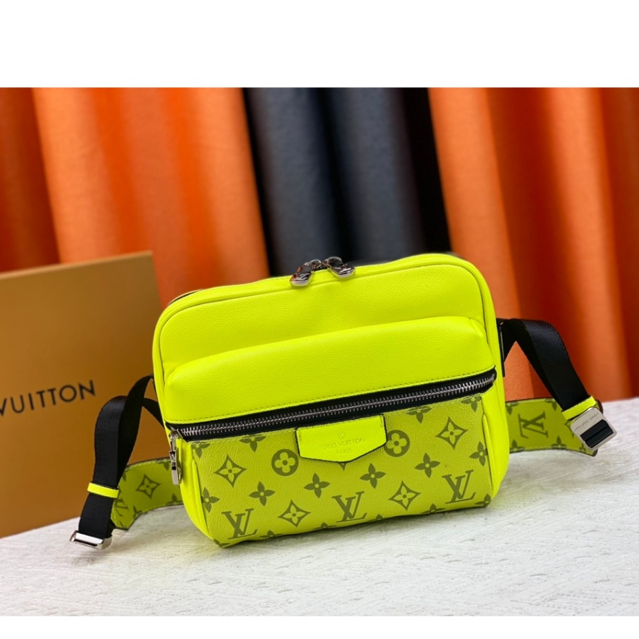 【พร้อมส่ง】 ของแท้ 100% Louis-Vuitto L-V กระเป๋าสะพายไหล่ หนัง คุณภาพสูง สําหรับผู้ชาย และผู้หญิง M30233