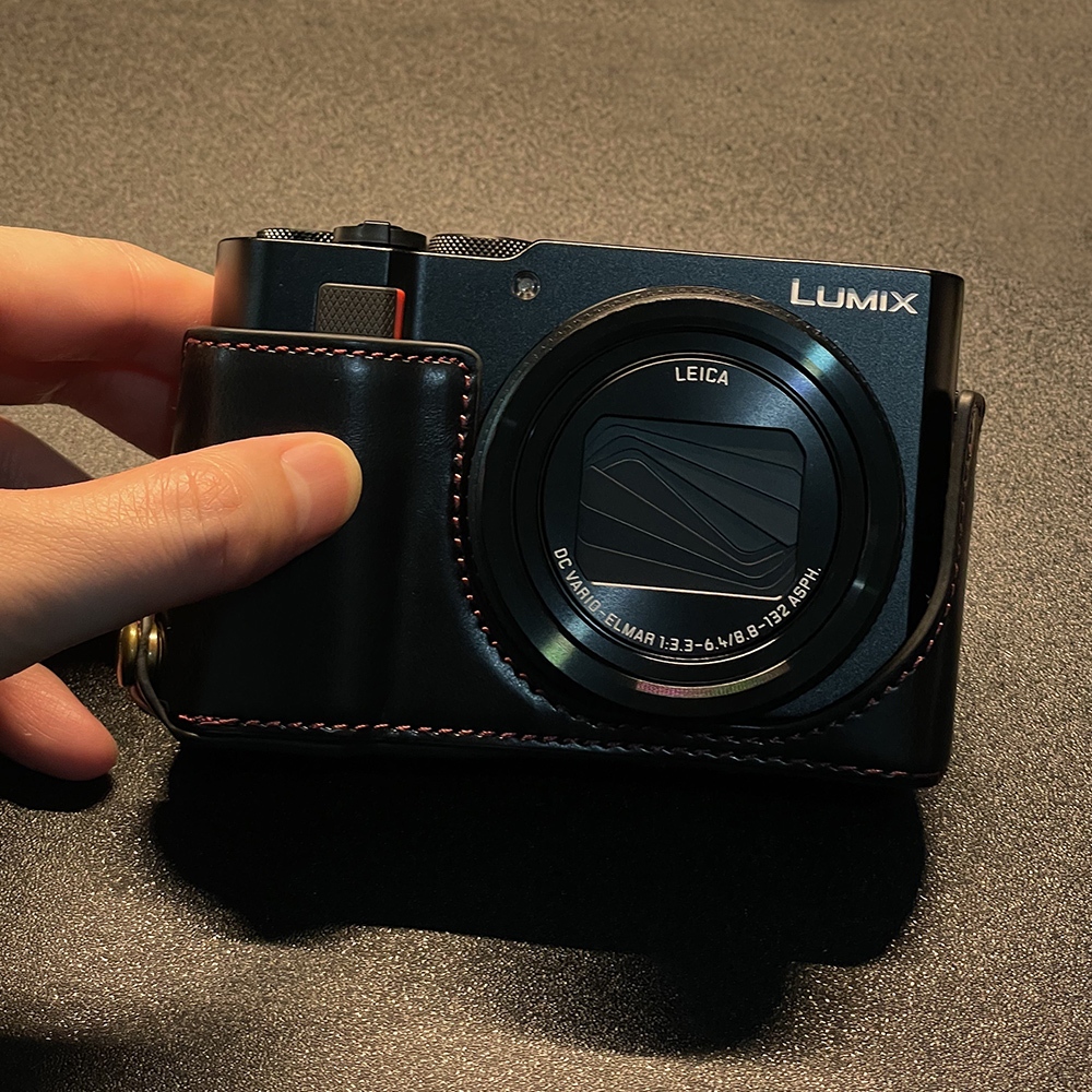 กระเป๋ากล้องหนัง PU สําหรับ Panasonic ZS220 TZ200 TZ202 TX2 ฝาครอบด้านล่างกล้องเกราะป้องกันพร้อมการเ