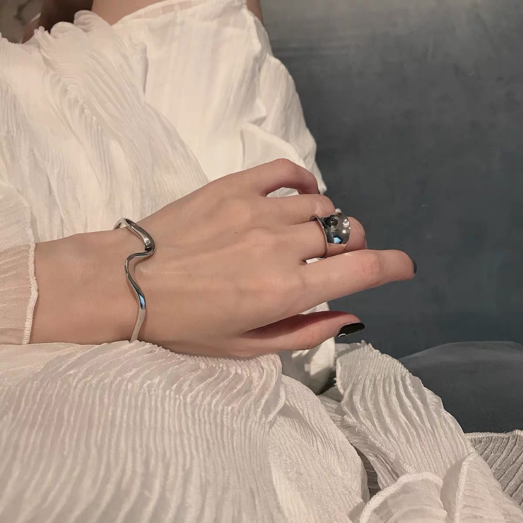สร้อยข้อมือ จี้รูปโมบิส สีเงิน เหมาะกับของขวัญวันเกิด สไตล์เกาหลี สําหรับผู้หญิง และนักเรียน