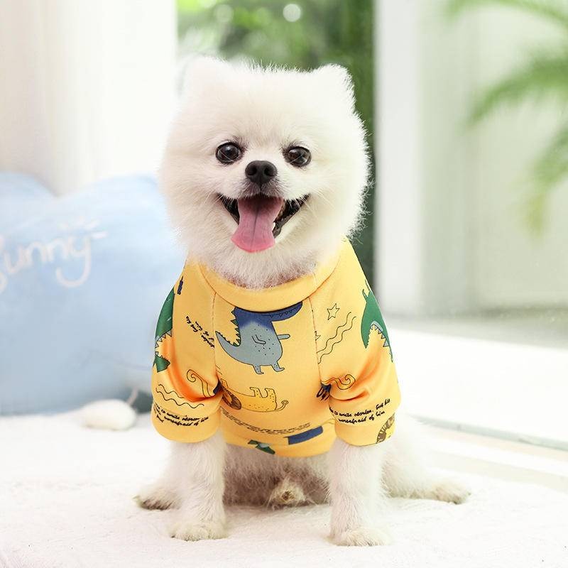 : เครื่องแต่งกายสุนัข Cosy พร้อมการ์ตูนฤดูหนาวพิมพ์เสื้อกันหนาวลูกสุนัขสําหรับเสื้อผ้าแมวที่สะดวกสบายเพื่อให้ความอบอุ่น