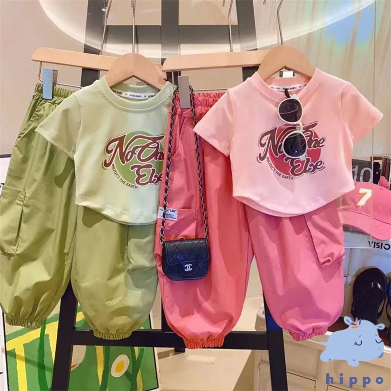 ชุดเซ็ตเด็กผู้หญิง เสื้อยืดแขนสั้นกางเกงคาร์โก้ แฟชั่น สีสดใส 2ชิ้น งานดี สไตล์ ใหม่ Girls' set Short sleeve t-shirt Cargo pants【Hippobaby20】