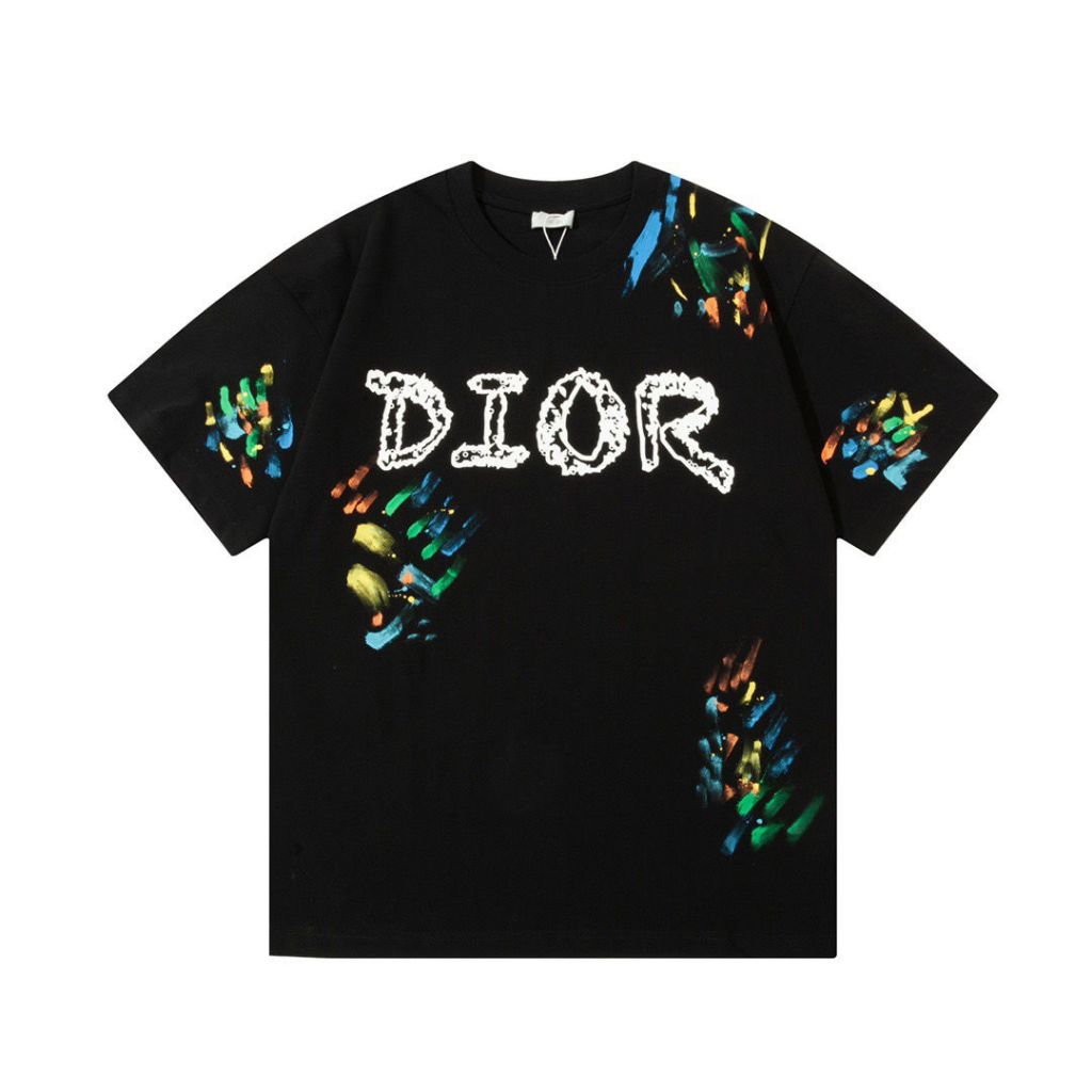 D11rs2024 ใหม่ เสื้อยืดลําลอง แขนสั้น พิมพ์ลายตัวอักษรกราฟฟิติ สไตล์เกาหลี สําหรับผู้ชาย และผู้หญิง