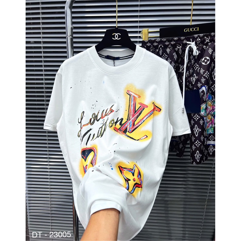เสื้อยืดลําลอง แขนสั้น พิมพ์ลายตัวอักษร L1V ทรงหลวม คุณภาพสูง สําหรับผู้ชาย และผู้หญิง