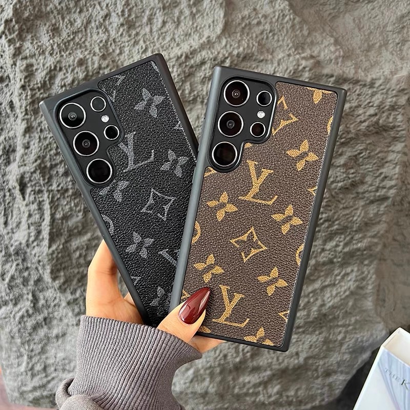 ยุโรปและอเมริกา แฟชั่น คลาสสิก หรู ชื่อใหญ่ V ดอกไม้เก่า เคส Samsung Galaxy S25FE S25 Ultra S22 S23 S24 Ultra S25Plus S24 S23 S22 S21 Plus S21FE S20 FE S20 S21 Ultra Note20 Ultra Note10 Plus Note9 Note8 Case ใหม่ ความรู้สึกหรูหรา ป้องกันการหล่น นุ่ม เคส