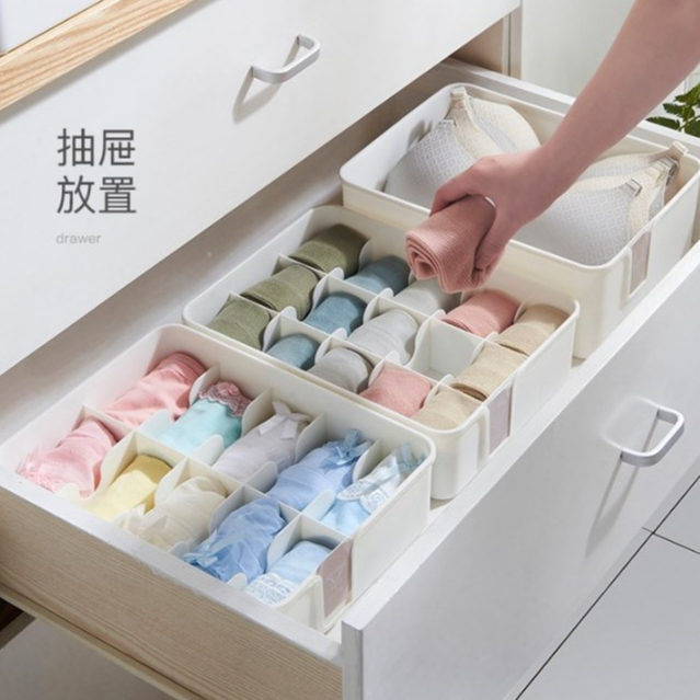 Dakotask. กล่องเก็บถุงเท้า กล่องเก็บชุดชั้นใน พลาสติก 15 ช่อง ไม่มีฝาปิด