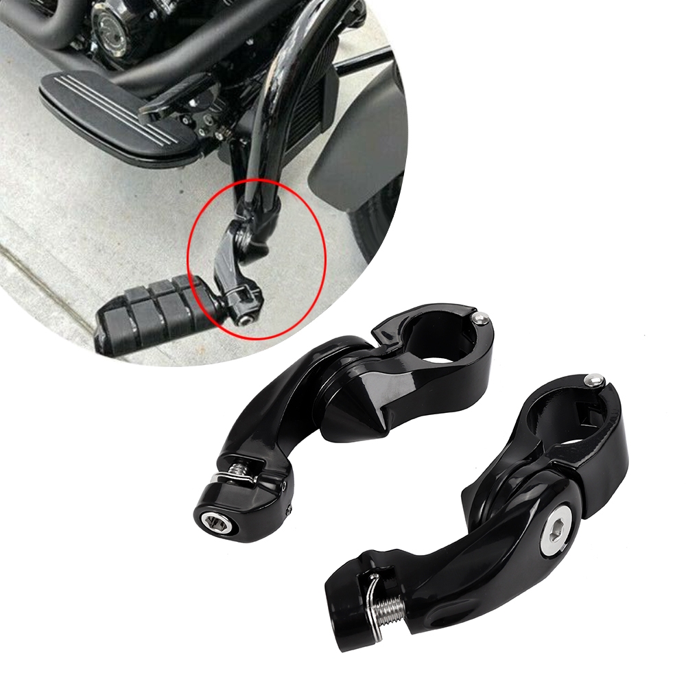 รถจักรยานยนต์ 1 1/4 "32 มม.สีดําสั้นมุมปรับทางหลวงเท้า Peg Mount Kit สําหรับ Harley