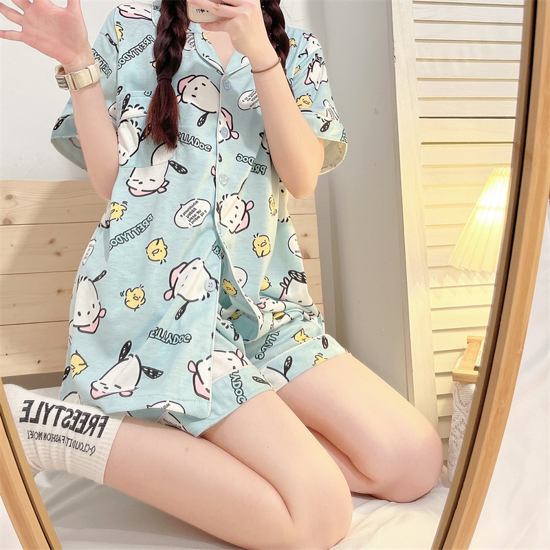 พร้อมส่ง ชุดนอนไหมอิตาลี แขนสั้นขาสั้น ลายการ์ตูน ผ้านิ่มมาก กระดุมหน้าคอปก