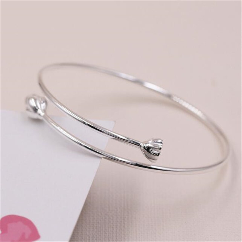 สร้อยข้อมือเงินสเตอร์ลิง 925 จี้ดอกบัว ประดับปอมปอม เรียบง่าย เครื่องประดับแฟชั่น CB095