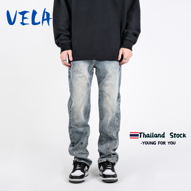 Vela กางเกงยีนส์ขากระบอกผู้ชาย ไล่โทนสี สีฟ้า ลายหยัก ขนาดใหญ่ แฟชั่น hippop แสดงผอม วินเทจ สไตล์อเม