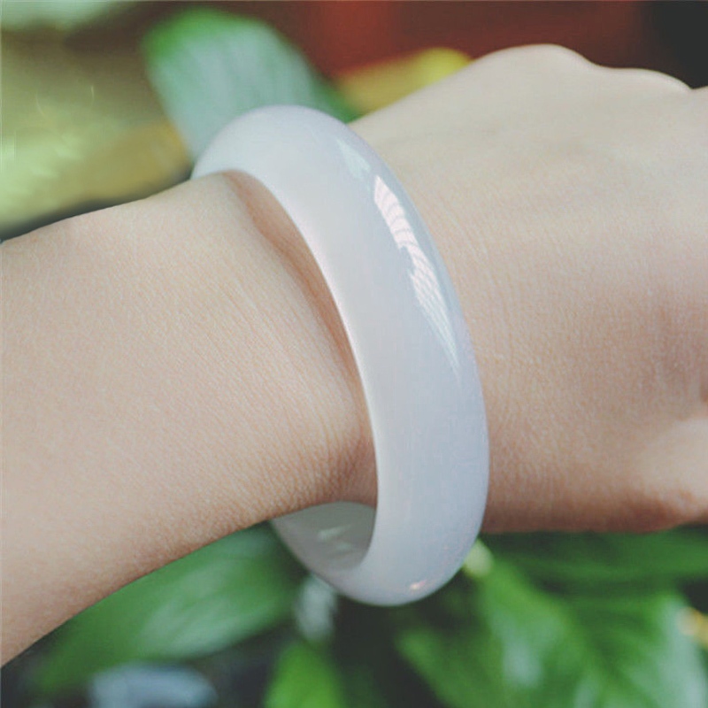 สร้อยข้อมืออาเกตธรรมชาติ ประดับหยก สีขาวใส สไตล์บูติก