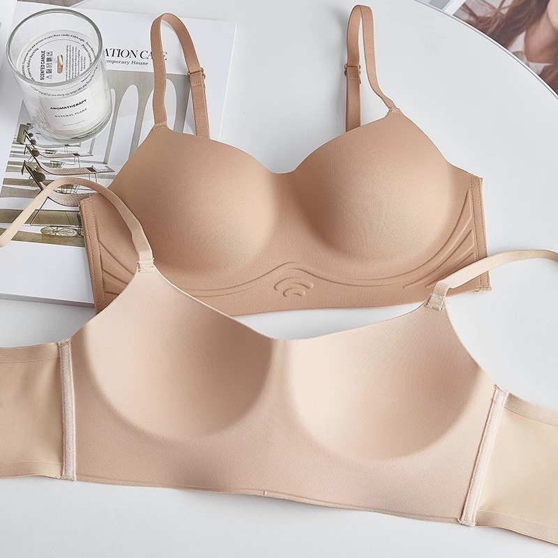 สินค้ามาใหม่ ชุดชั้นใน​ไร้โครง ชุดชั้นใน Soft Bra ลายร่อง มีฟองดันทรงในตัว ผ้านุ่มใส่สบาย