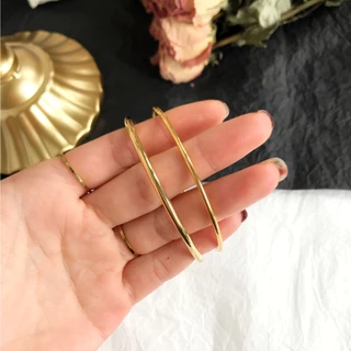สร้อยข้อมือ เหล็กไทเทเนียม ชุบทอง 18k ทรงกลม ปิดได้ สําหรับคู่รัก
