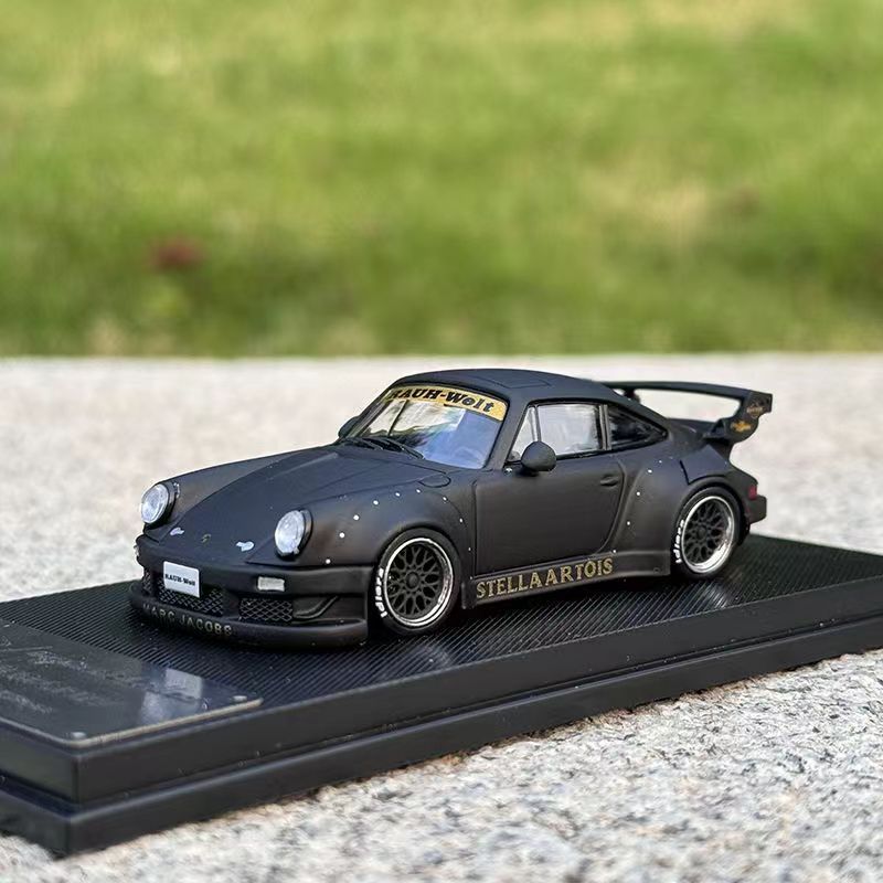 โมเดลรถสปอร์ตจําลอง 1: 64 Porsche RWB930 สีทอง สําหรับตกแต่งรถยนต์