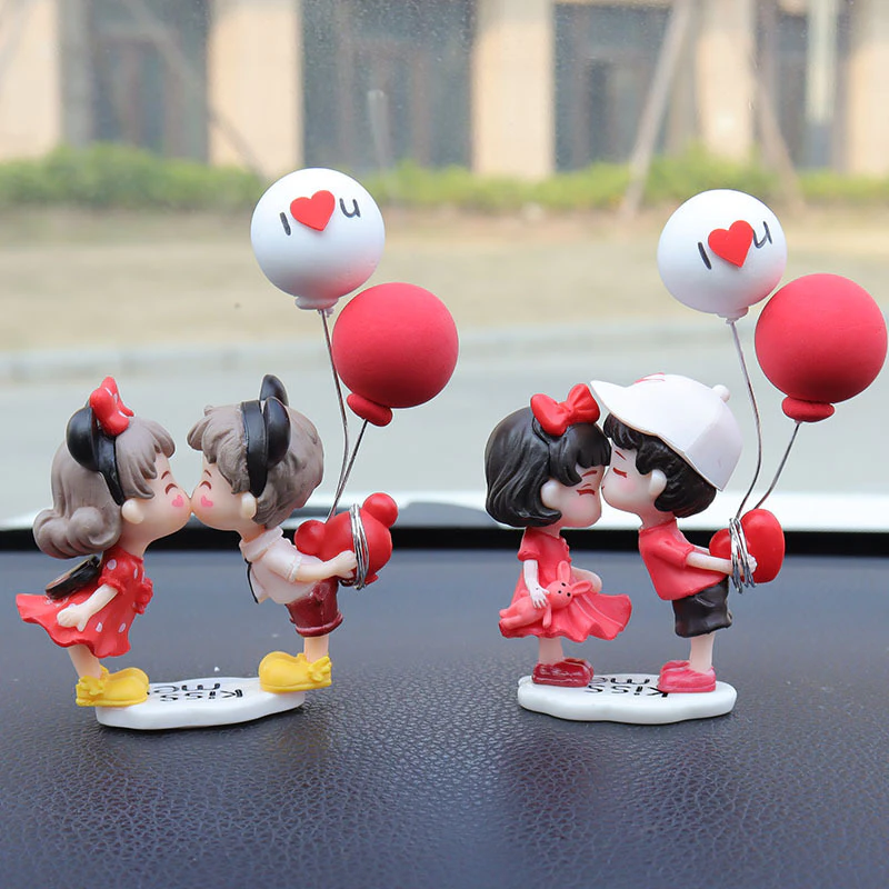 โมเดลฟิกเกอร์ รูปการ์ตูนอนิเมะ Kiss Balloon น่ารัก สีแดง เหมาะกับของขวัญ สําหรับตกแต่งภายในรถยนต์
