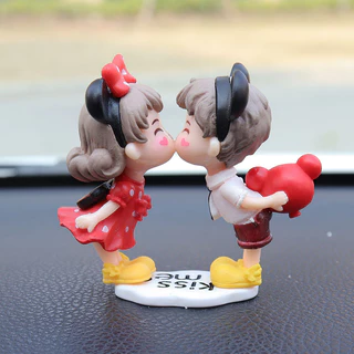 โมเดลฟิกเกอร์ รูปการ์ตูนอนิเมะ Kiss Balloon น่ารัก สีแดง เหมาะกับของขวัญ สําหรับตกแต่งภายในรถยนต์