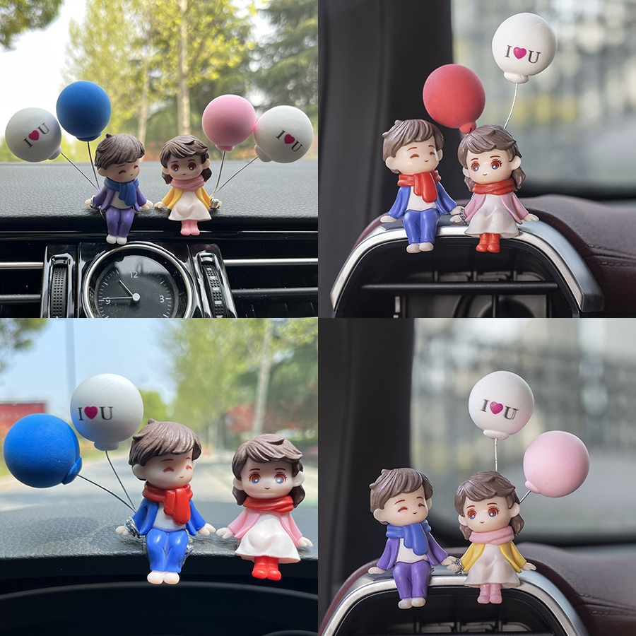 1เซ็ตตกแต่งรถการ์นิชอุปกรณ์รถยนต์อัตโนมัติภายในแดชบอร์ดการ์ตูนน่ารักคู่สําหรับสาวเด็กของขวัญรูปการกระทําตุ๊กตาบอลลูนเครื