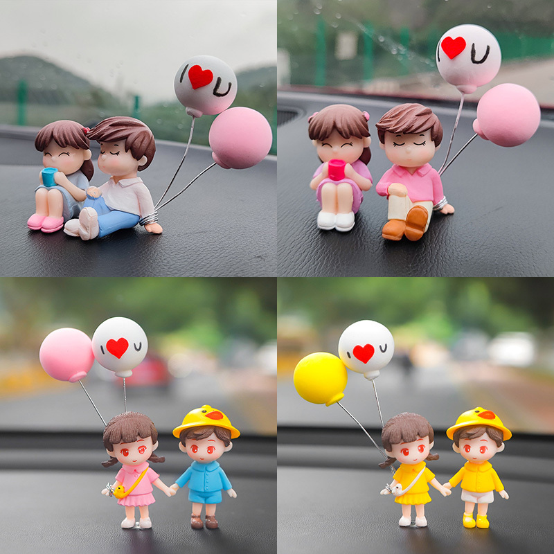 การ์ตูนคู่ตกแต่งรถ Garnish Dashboard ตุ๊กตาอุปกรณ์เสริมตกแต่งรถสาวของขวัญบอลลูนเครื่องประดับตุ๊กตาตกแต่งอุปกรณ์ตกแต่งภายในอัตโนมัติ