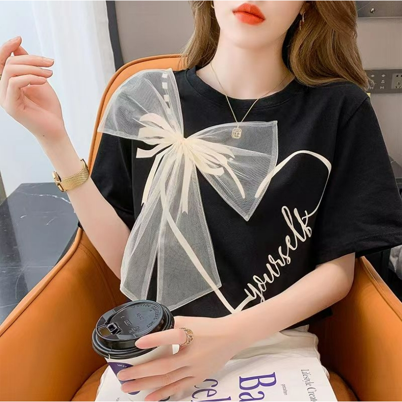เสื้อยืดแขนสั้น คอกลม ประดับโบว์ ทรงหลวม เข้ากับทุกการแต่งกาย สไตล์เกาหลี สําหรับผู้หญิง
