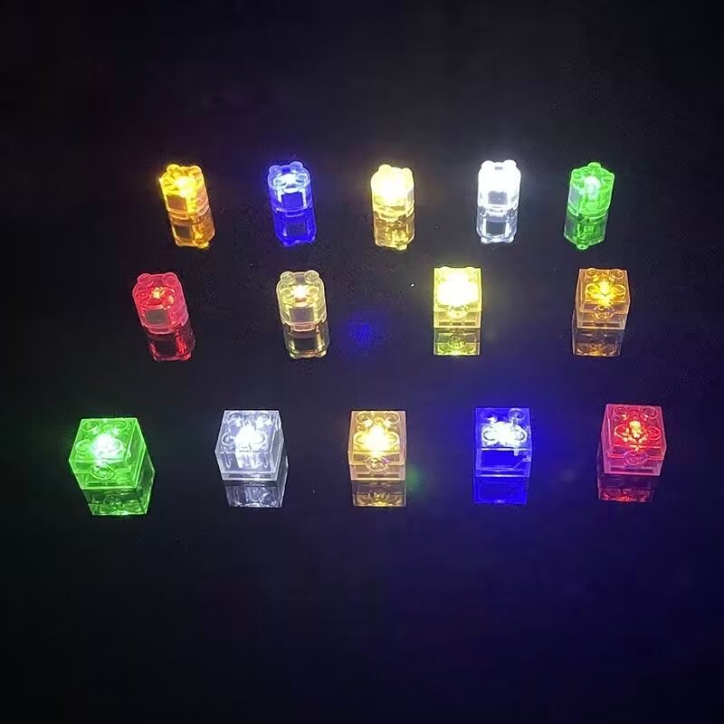 Moc อนุภาคขนาดเล็ก 2x2 ไฟทรงกระบอก LED แฟลชประกอบของเล่นบล็อกตัวต่อเพื่อการศึกษา