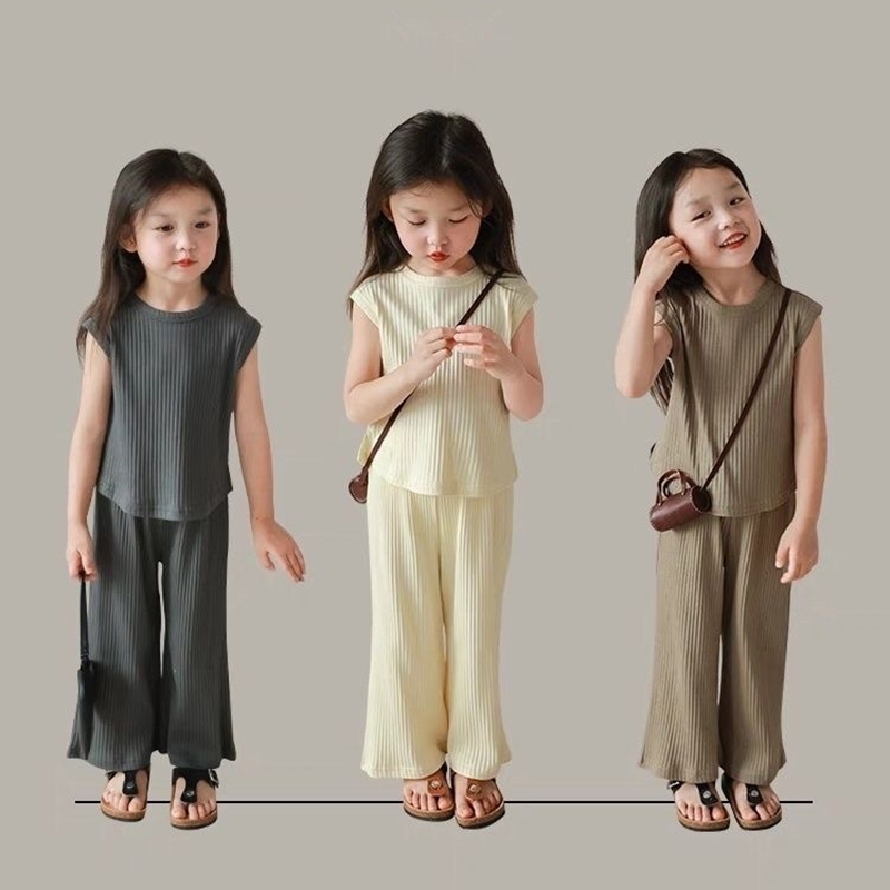 2 ชิ้น เด็กผู้หญิง ฤดูร้อน แขนสั้น สูท เกาหลี ใหม่ การ์ตูน เสื้อยืด พอง กระดิ่ง กางเกง ทารก แฟชั่น สองชิ้น ชุด