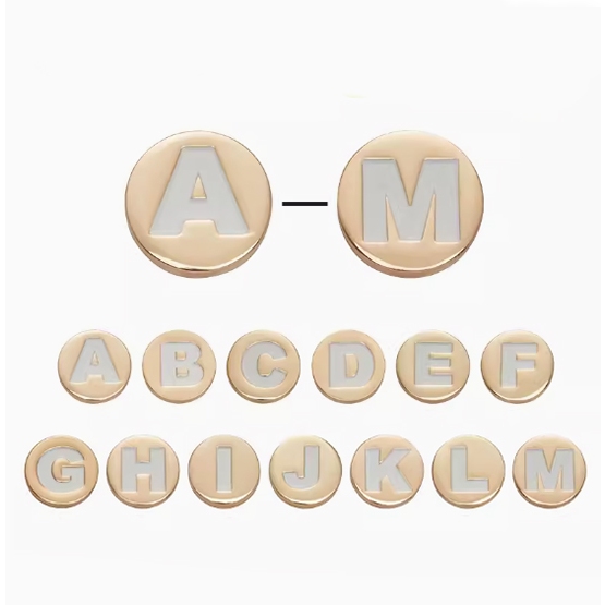 รองเท้าแตะ Crocs แต่งรูกลวง พิมพ์ลายตัวอักษรภาษาอังกฤษ และตัวอักษรภาษาอังกฤษ และตัวอักษร A โลหะ อุปกรณ์เสริม