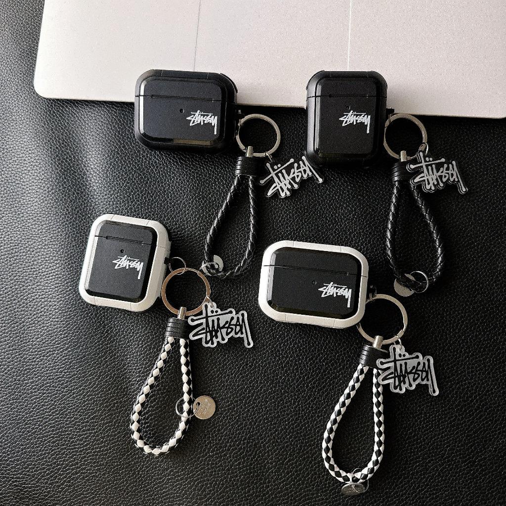 Stu/ssy หูฟังสําหรับ AirPodsPro3 กรณีซิลิโคนหูฟังป้องกันกรณีสไตล์ใหม่สําหรับ AirPods4 หูฟังป้องกันกรณีใช้งานร่วมกับ AirPodsPro/Pro2 กรณี AirPods2gen กรณี