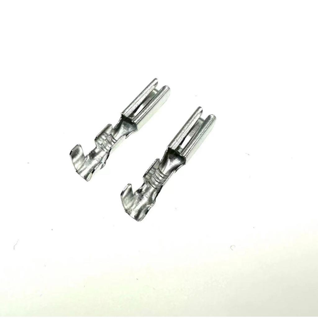 ขั้วต่อสปริง 621/611-G2 ตัวผู้ และตัวเมีย สําหรับรถยนต์ Toyota 2.2