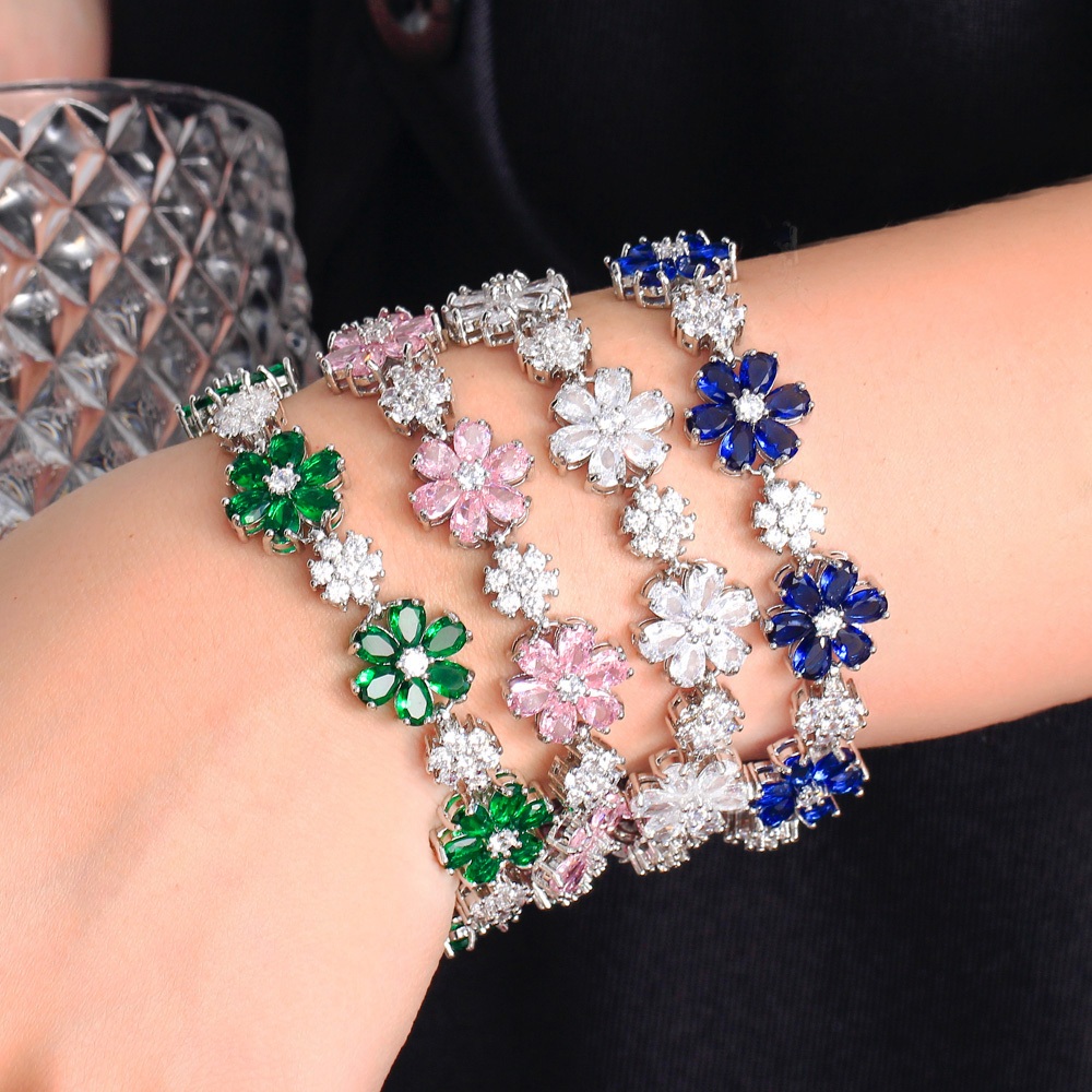 Sequito สร้อยข้อมือ กําไลข้อมือ ชุบทอง สีเหลือง สีเหลือง ประดับเพทาย AAA สีเขียว ขาว ลายดอกไม้ หรูหรา สําหรับผู้หญิง B233