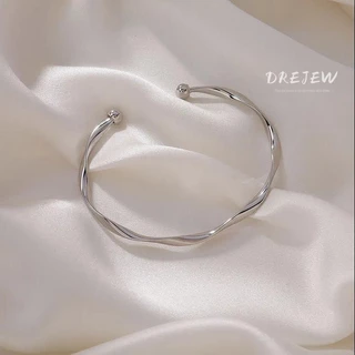 DREJEW สร้อยข้อมือแฟชั่น แบบเกลียว เรียบง่าย ระดับไฮเอนด์ ใหม่ การออกแบบเฉพาะ อินเทรนด์ สไตล์เย็น เครื่องประดับมือ สําหรับผู้หญิง