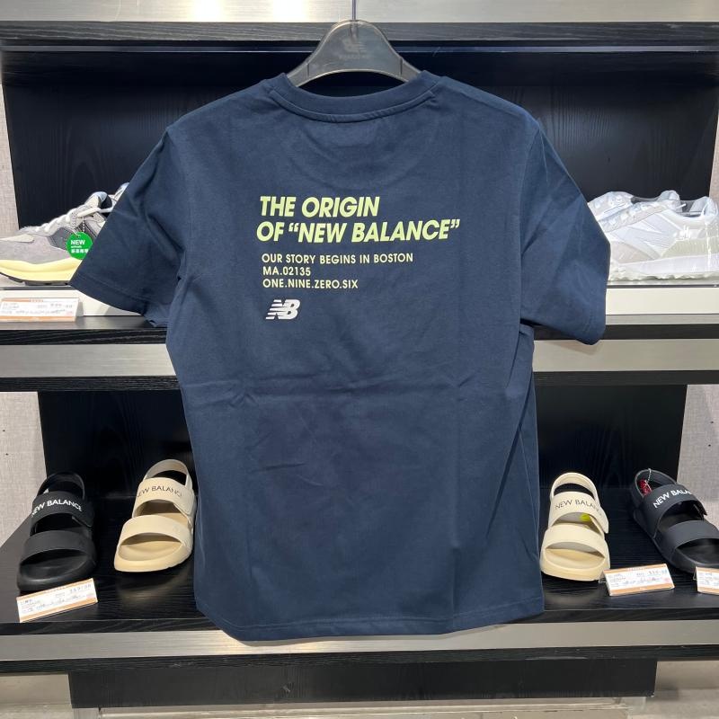 New Balance's เสื้อยืดแขนสั้นลําลอง ผ้าฝ้ายแท้ แฟชั่นสําหรับผู้ชาย และผู้หญิง