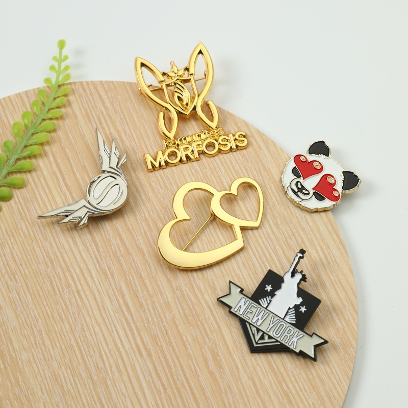 ขายส ่ งโลหะนักบินอวกาศเข ็ มกลัด pin น ่ ารักญี ่ ปุ ่ นโลหะ badge น ่ ารักการ ์ ตูนคอ pin