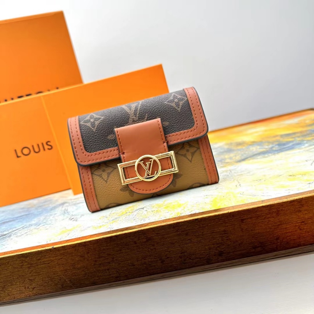【 พร้อมกล่อง และสินค้าคงคลัง 】ของแท้ Louis- Vuitton L-V Daphne Prestige กระเป๋าสตางค์ใบสั้น M68725
