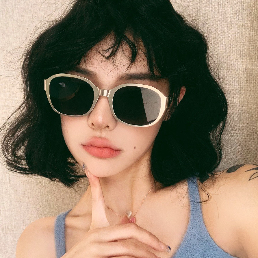 แว่นตากันแดด กรอบโลหะ ป้องกันรังสีอัลตราไวโอเลต ขนาดใหญ่ สไตล์เรโทร สําหรับผู้หญิง - รูปที่ 4