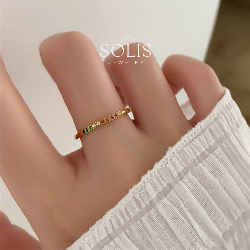 แหวนสีรุ้ง • กันน้ําไม่ซีดจาง • แหวนพื้นฐานเรียบง่ายเรียบง่ายเรียบง่ายวางซ้อนกันได้สําหรับผู้หญิง •