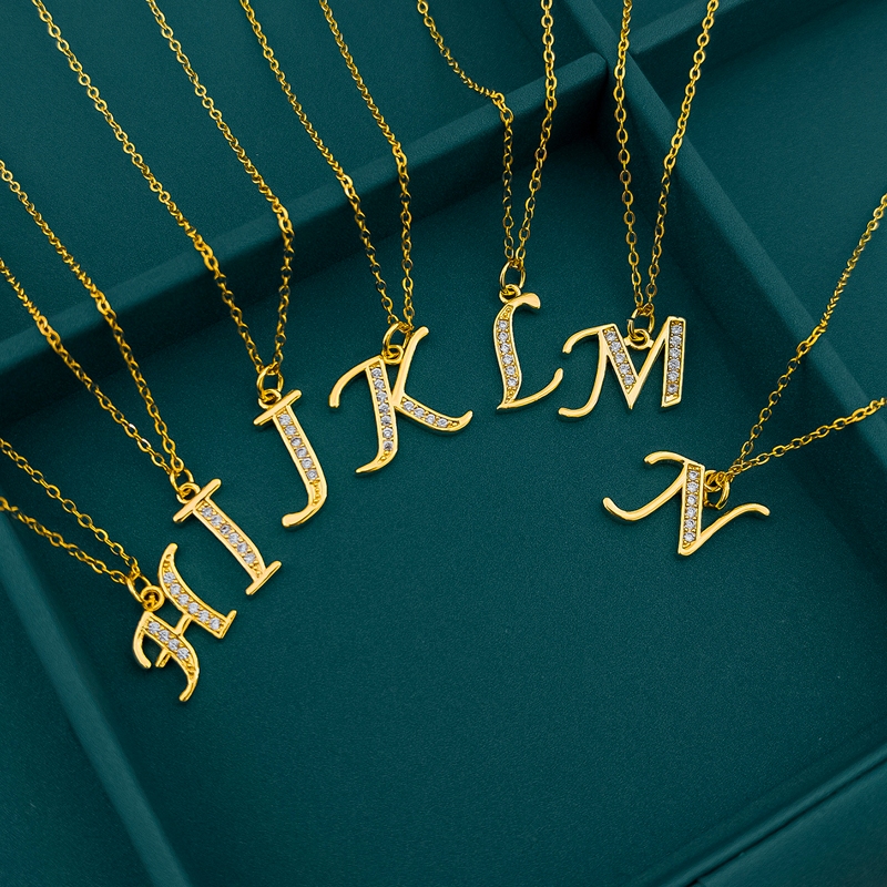 ใหม่ สร้อยคอโซ่เหล็กไทเทเนียม ทอง 18K จี้ตัวอักษร 26 ตัว ไม่จางหาย เรียบง่าย แฟชั่น สําหรับคู่รัก - รูปที่ 6