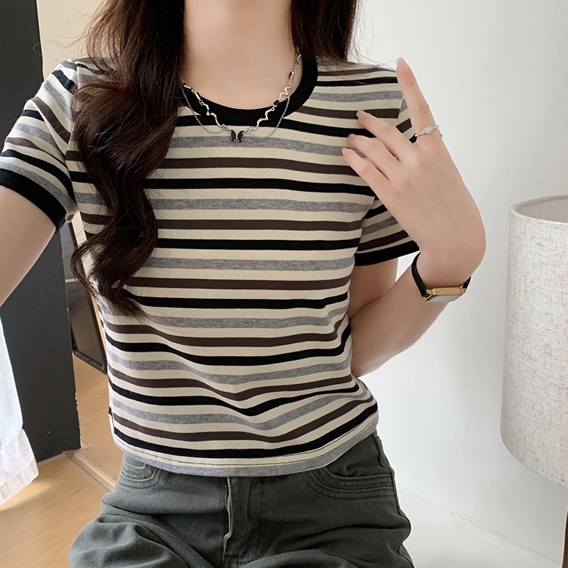 NZN เสื้อยืดแขนสั้นลายทางสีตัดกันสไตล์เกาหลีผู้หญิงฤดูใบไม้ผลิรอบคอไหล่เสื้อครอปแบบบาง