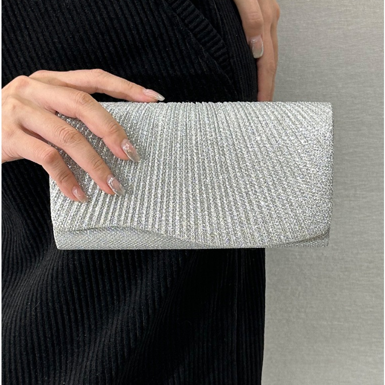 กระเป๋าคลัทช์ แต่งจับจีบ ขนาดเล็ก แต่งสายโซ่คล้อง แฟชั่นใหม่ สําหรับผู้หญิง